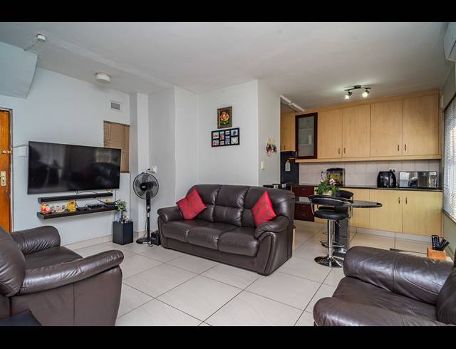 2 BEDROOM TOWNHOUSE SOLD IN ESSENWOOD
